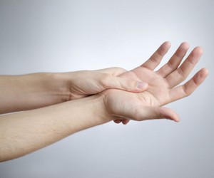 массаж кистей рук
